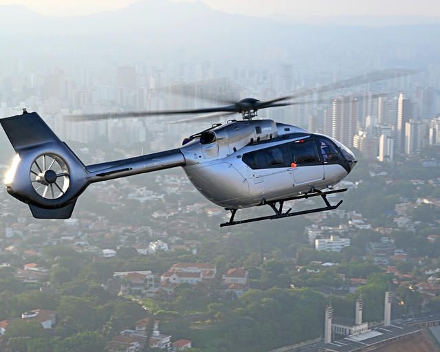 ACH145 voando na cidade de São Paulo ACH145 voando na cidade de São Paulo