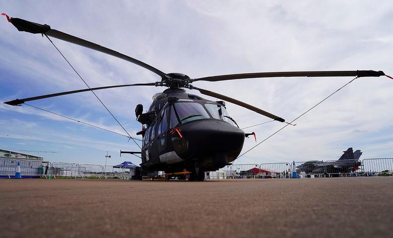 H175M em demonstração estática em evento